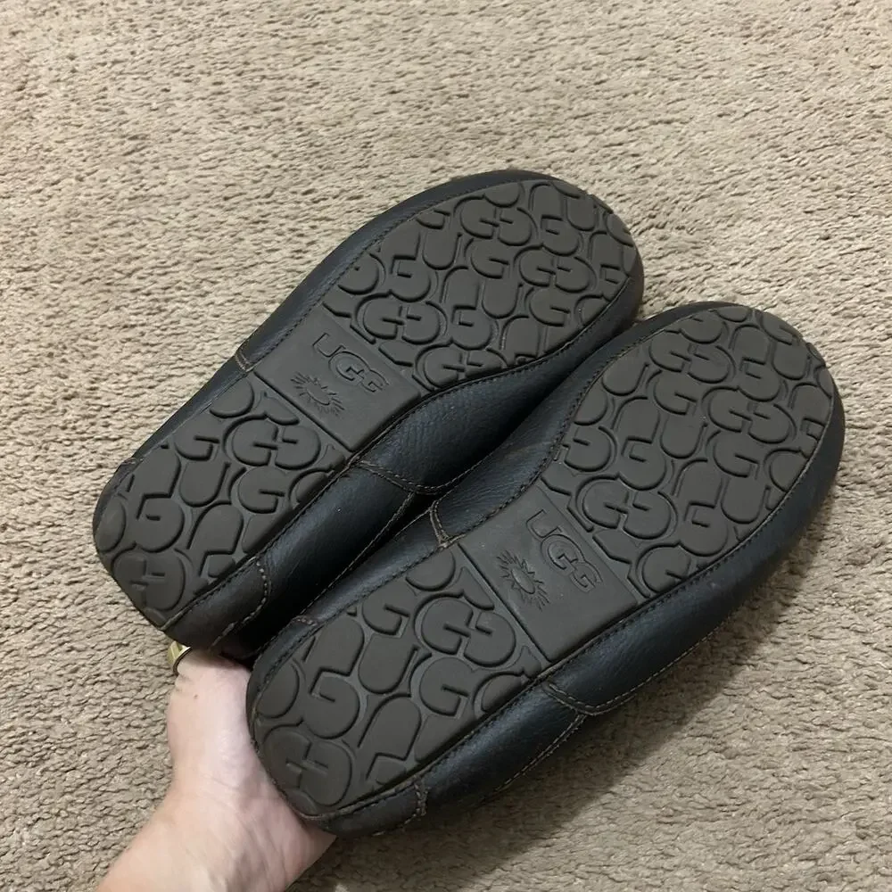 UGG Ascot 5379B Men’s Black Leather Slippers Size 11 Wool Lined
